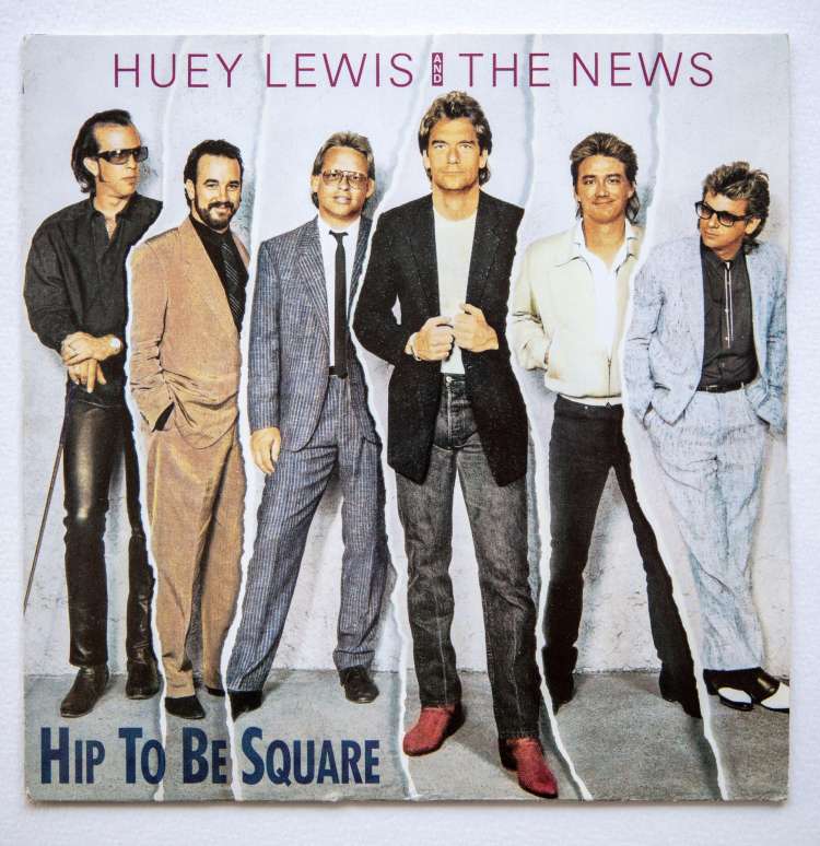 1986 izdan singl Hip To Be Square