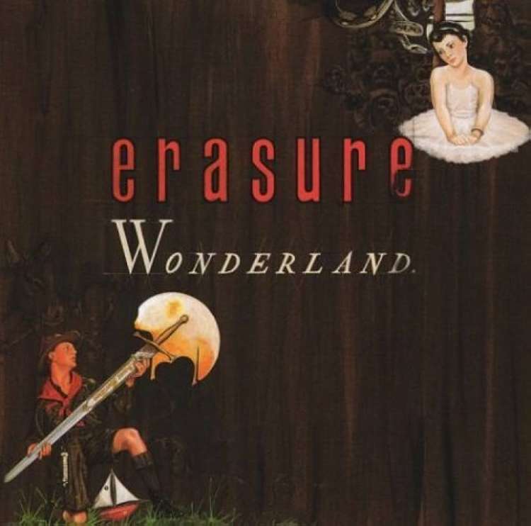 Prvi album Wonderland je bil prezrt, čeprav je vseboval nekaj čisto uspešnih pesmi.