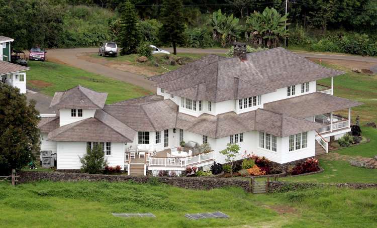 Razkošno Posestvo na Mauiju: Oprah Winfrey ima obsežno posestvo na Mauiju, ki vključuje Thompson Ran