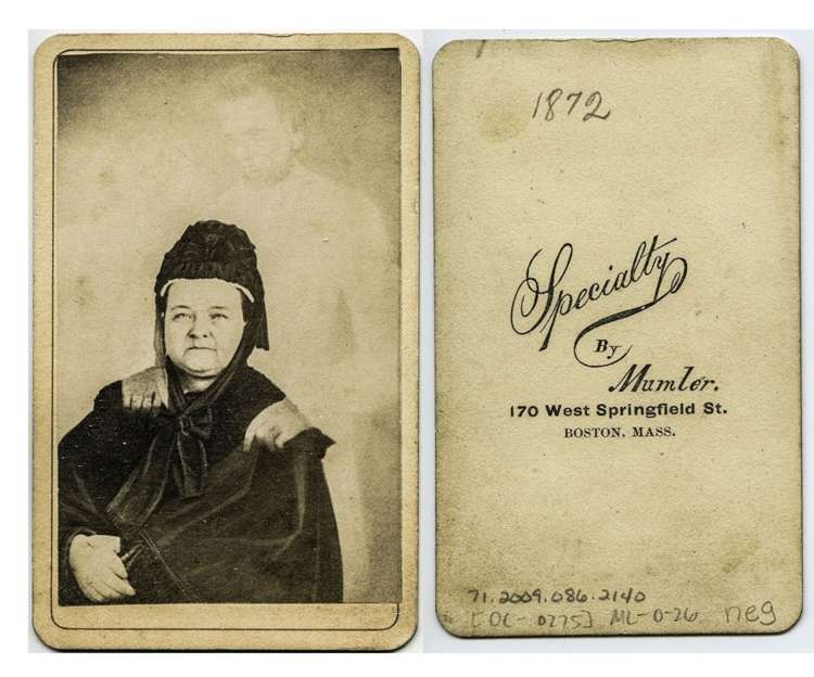 William H. Mumler - Njegova najbolj znana fotografija je bila portret Mary Todd Lincoln z 