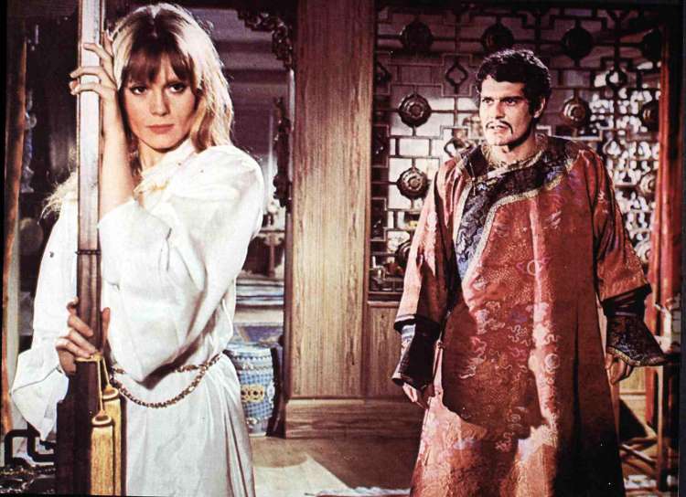 Film o Džingiskanu (1965) je bil prvi, v katerem je imel glavno vlogo.