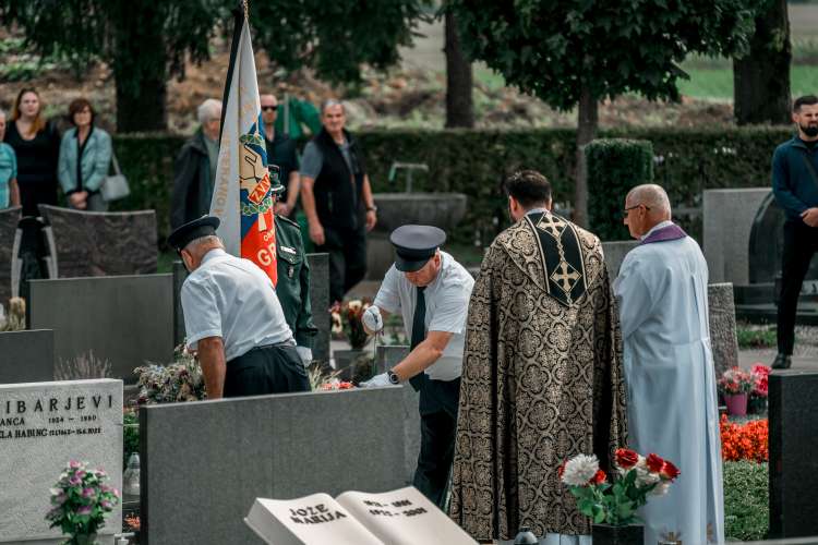 sašo-hribar, pogreb