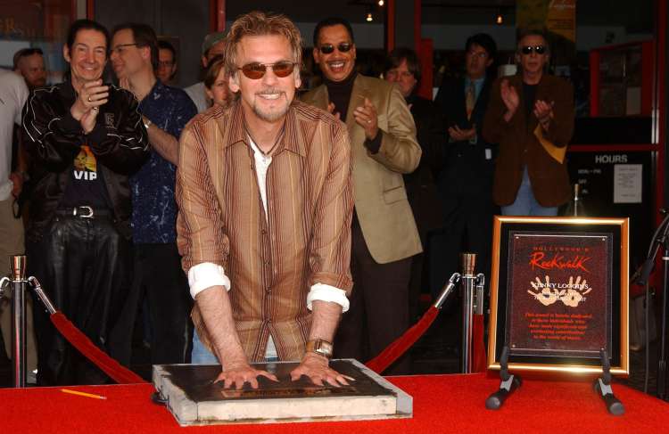 2007 je pustil svoje odtise na RockWalku v Hollywoodu.