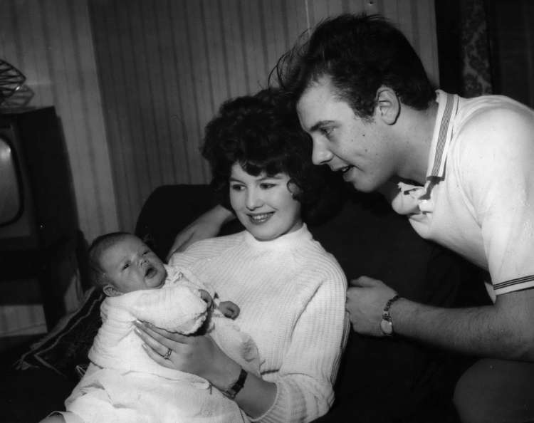 Kim Wilde se je rodila novembra 1960 kot najstarejša od štirih otrok, oče Marty je bil znan angleški