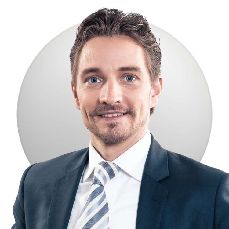 Sebastian Kellermayr (na fotografiji), ki je likvidiral avstrijsko banko Nove KBM, je takoj zatem začel poslovno sodelovati z nekdanjim predsednikom njene uprave.