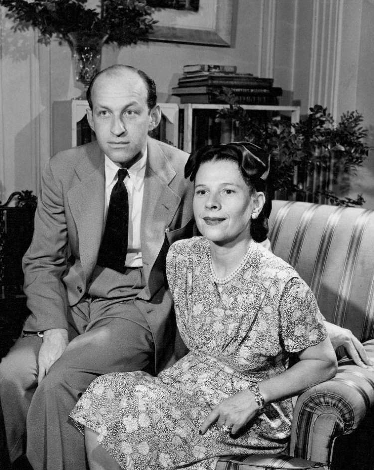 Z možem, piscem in režiserjem Garsonom Kaninom je bila poročena od 1942 pa do svoje smrti 1985. Otro