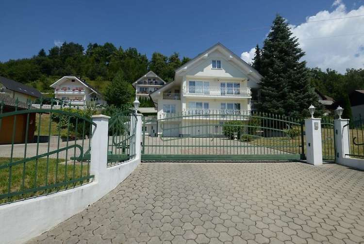 Grimsova vila na Bledu.