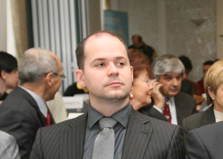Simon Starček (na fotografiji) in Uroš Gojkovič sta delala skupaj na Fursu, po menjavi oblasti pa sta se preselila na ministrstvo za pravosodje.
