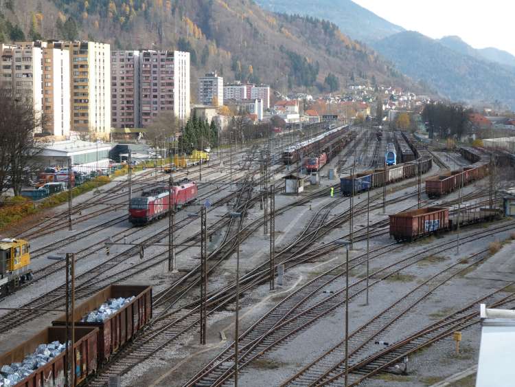 slovenske-železnice, železniška-postaja-jesenice