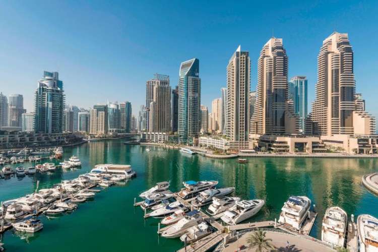 SIJ je plačal skoraj 100 tisoč evrov za nočitve in druge storitve v luksuznem hotelu s petimi zvezdicami v Dubaju (na fotografiji na desni).