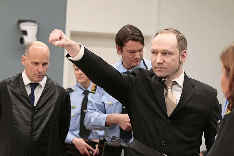 Po pokolu leta 2011 Norveška ni uvedla smrtne kazni, Anders Breivik je dobil "le" 21 let zapora.