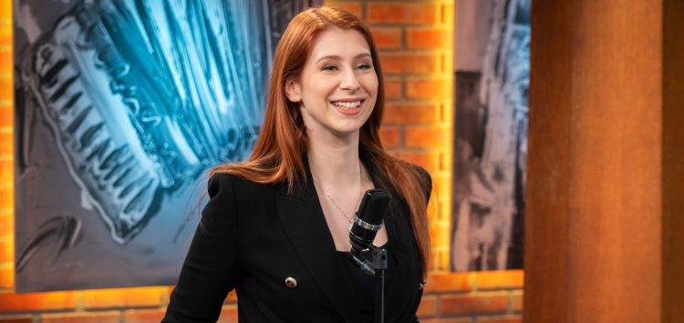 Eva Boto nas je obiskala v Židanem popoldnevu. Predstavila je novo skladbo Kjer najbolj gori.