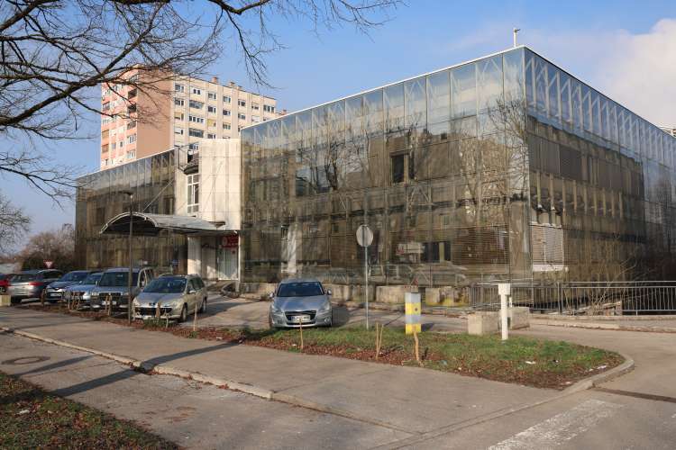 Stavba na Litijski je v slabem stanju, obnova bo zahtevala kar nekaj denarja.