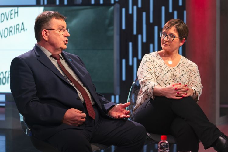 1706728808-vr-aktual-samo-fakin-in-irena-ilisic-foto-jaka-zorman-2-of-13-1706728796047