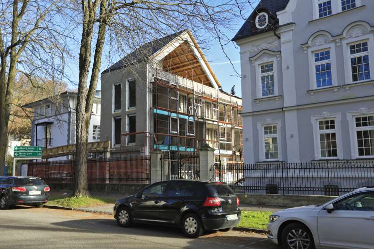 Rok Snežič na elitni lokaciji v Mariboru gradi vilo.