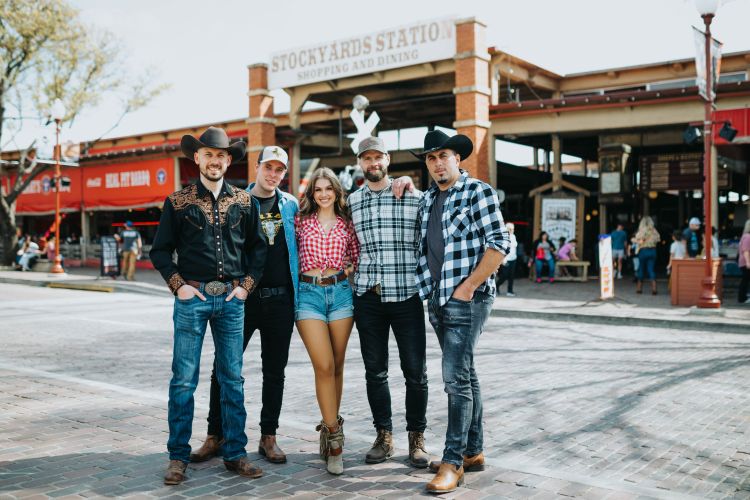 Saša Lešnjek in Fehtarji