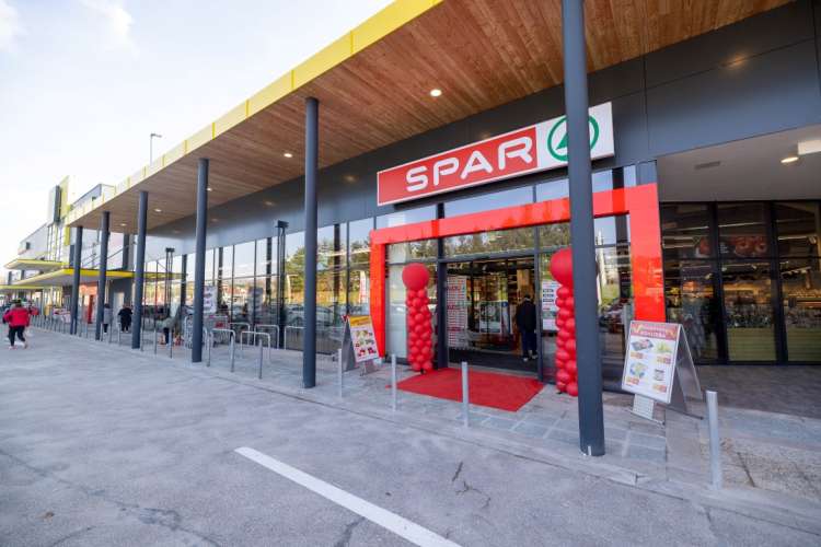 Prenovljena strgovina Spar v Žabji vasi