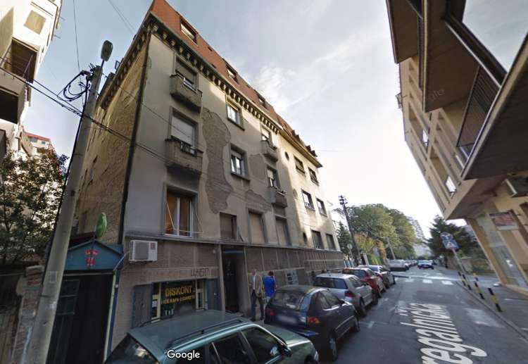 V tej stavbi sredi Beograda je prijavljen Žugelj.