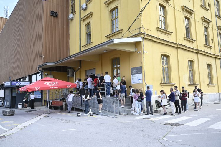 upravna enota ljubljana sr