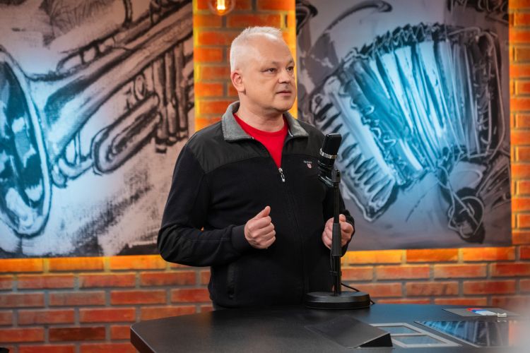 Igor Podpečan je pesem na Veseljaku predstavil premierno.