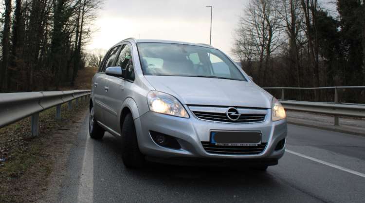 Opel zafira 280125.JPG