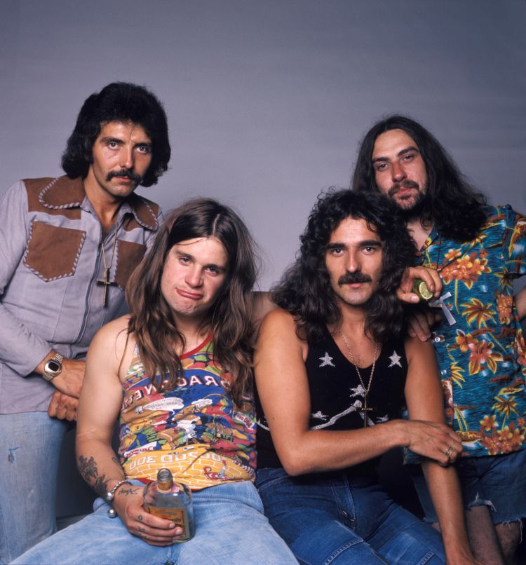 Skupino Black Sabbath so leta 1969 ustanovili kitarist Tony Iommi, basist Geezer Butler, bobnar Bill