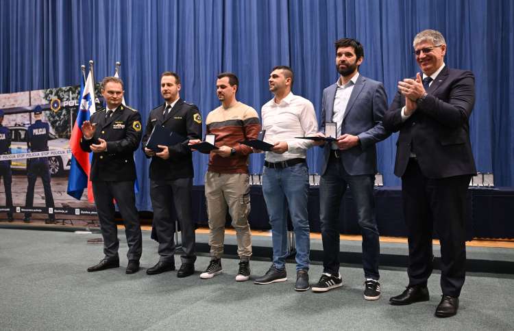 policija, medalje-za-hrabrost
