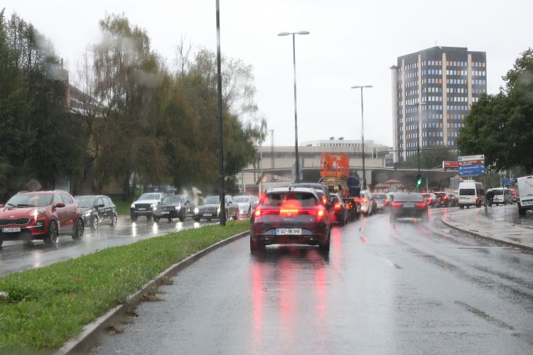 promet, gneča, kolona, cesta, Ljubljana