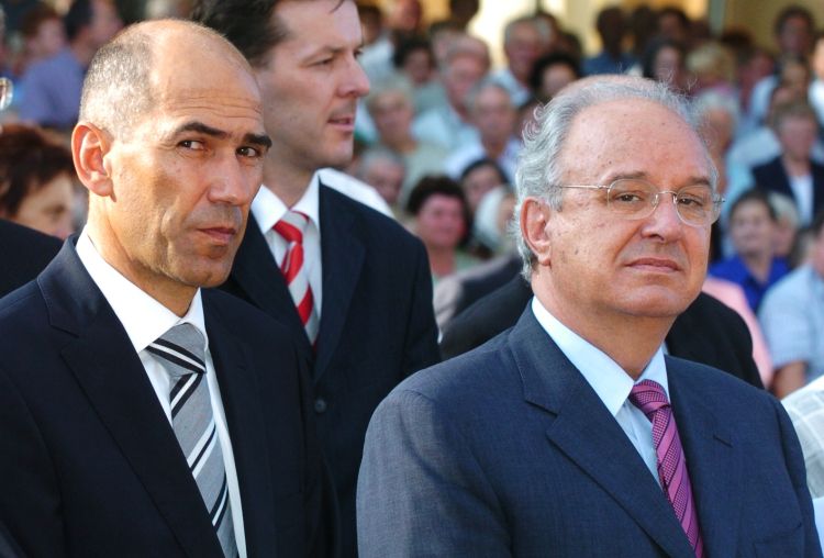 1664388724-21082006-75de60da36f451cca421a92744063e41