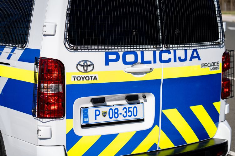 policija, simbolična, policijski-avto