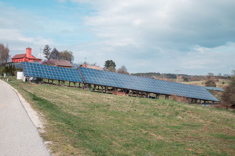 simbolična, solarni-panel, na-prostem, sončna-elektrarna, na-njivi, sončne, fotovoltaika