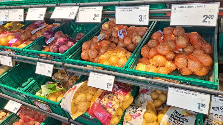 čebula, polica, Mercator, trgovina