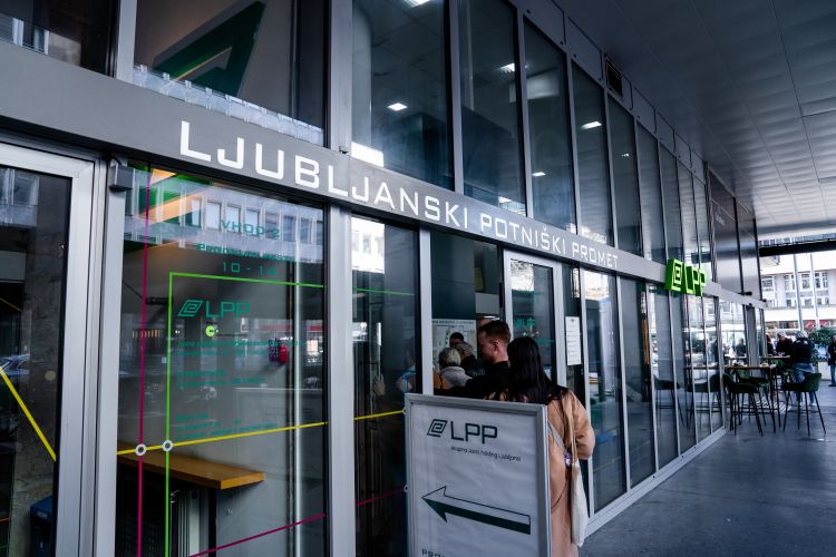 avtobus, mestni avtobus, LPP, Ljubljana, stavba