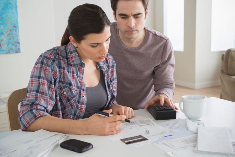 finance, računi, plača, denar, družina