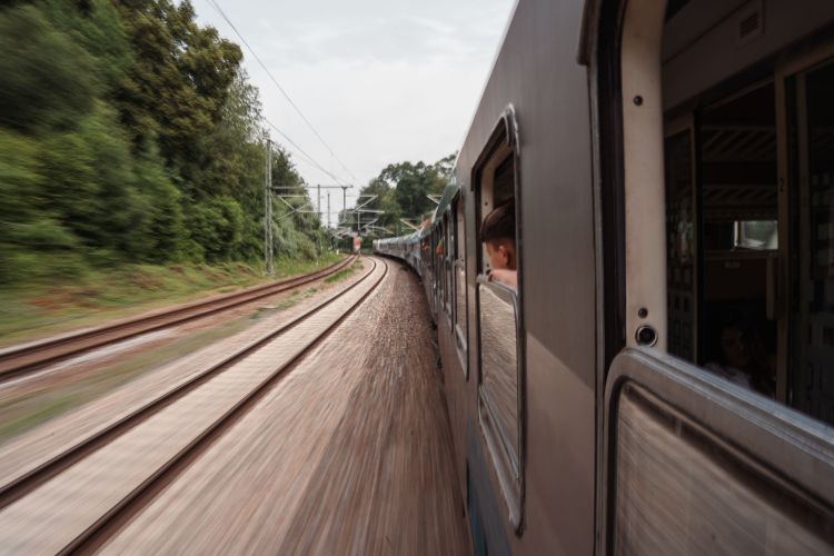 vlak, tir, železnice.jpg