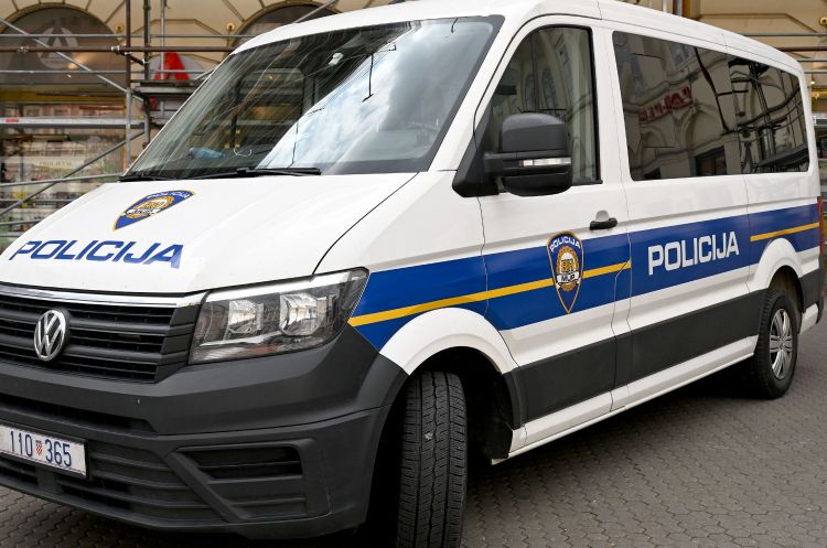 policija hrvaška.jpg