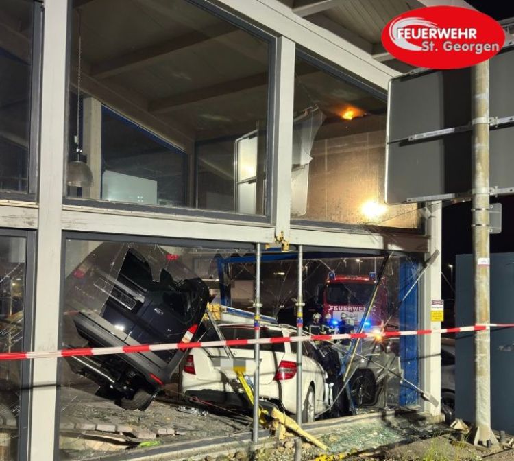 mercedes, st. georgen, avtohiša1.jpg