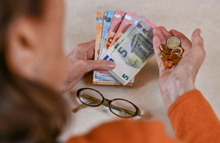 Pokojnina, upokojenci