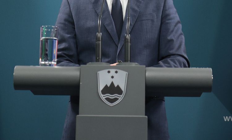 vlada golob han vrecko