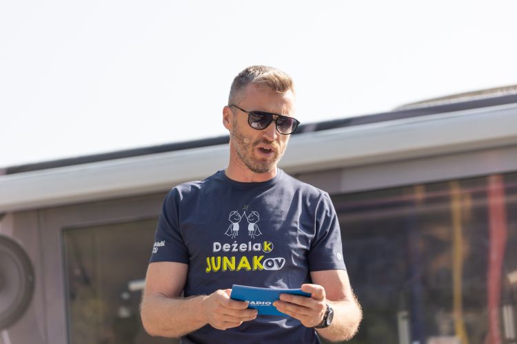 Denis Avdić, Deželak junak