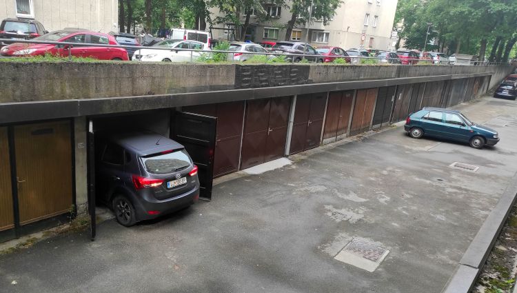 parkirišče, P+R, parkiranje, garaža, naselje