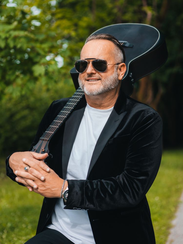 Miki Vlahovič