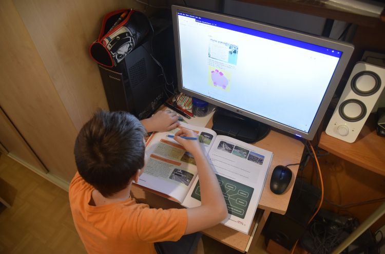 otrok računal nik.jpg