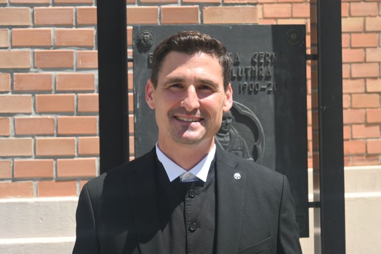 aleksander-ernisa, evangelicanska-cerkev