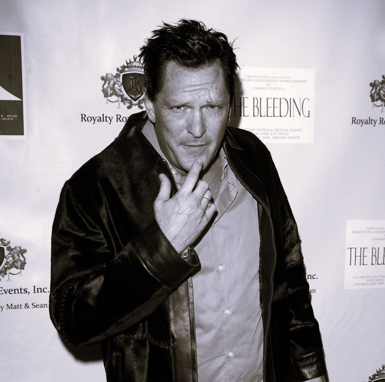 Michael Madsen je bil sicer tudi brat igralke Virginie Madsen, s katero sta si bila pomembna opora v