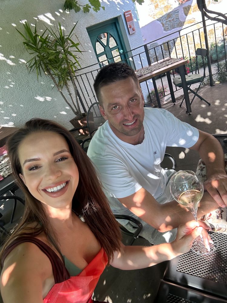 Martina je oboževalka dobrih vin in kulinarike.