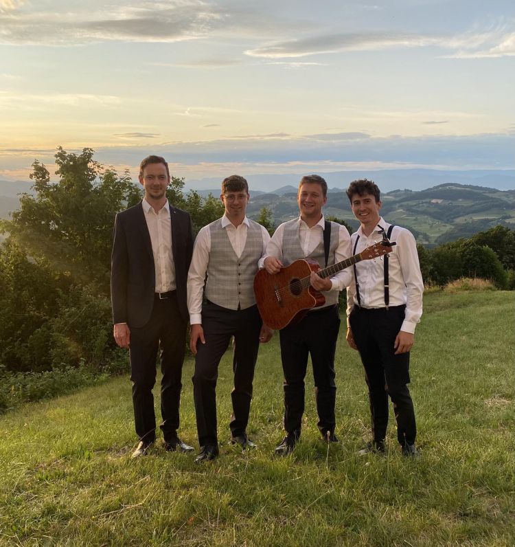 Kvartet duh je na Veseljaku predstavil njihovo prvo avtorsko skladbo