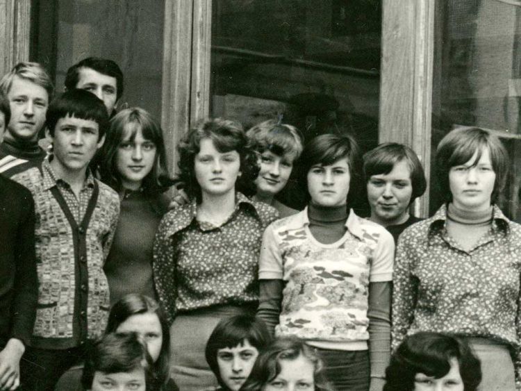 1975