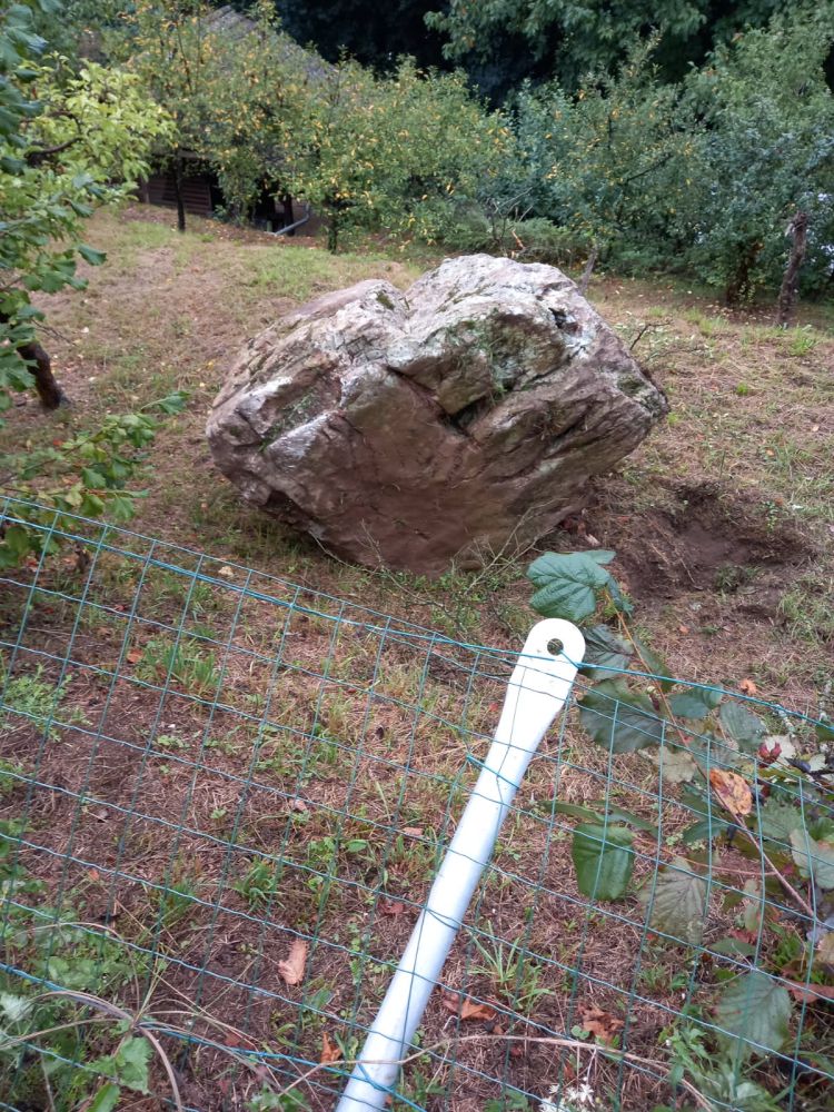 zidanica, straska-gora, skala, pocervina