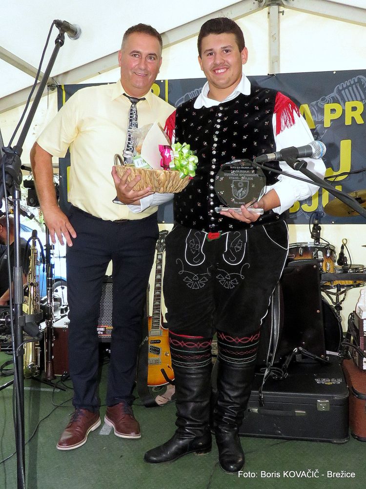 IMG_0983 Matevž Perc, nagrada strokovne komisije.JPG